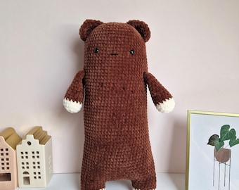 Big long bear crochet pattern. Make your own adorable cuddle buddy. Amigurumi bear pattern. Available in Dutch and English