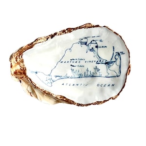 Handgefertigte Austernmuschel mit Landkarte von Martha’s Vineyard. Cape Cod & Inseln. Massachusetts Gold Austernmuschel Ornament, Ring Teller/Schmuckstück Teller