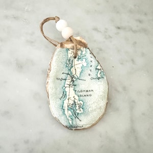 Gold Austernmuschel Ornament | Handgepflückte & bemalte ChesaPeak Bay Oyster mit Vintage Tilghman Island Karte.