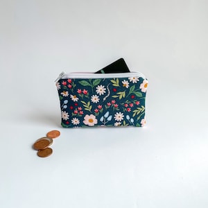 Cartera de tela azul marino con flores y cremallera / Billetero y monedero hecho a mano / Tarjetero de mujer