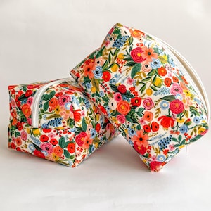 Borsa da toilette floreale fatta a mano