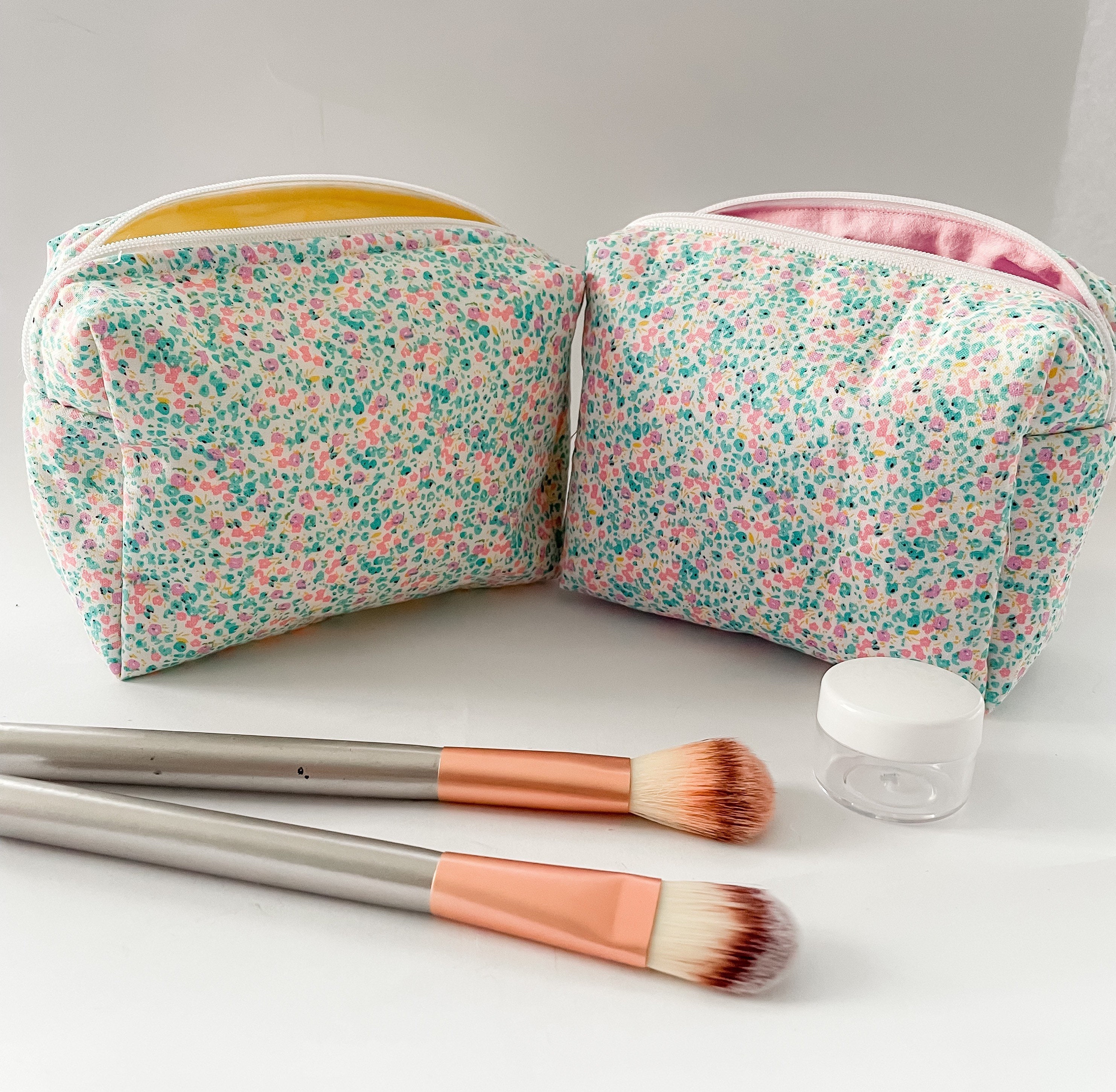 Cloth toiletry bag / gym bag / travel bag