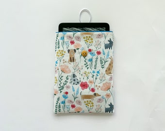 Funda kindle de estampado de perros y flores