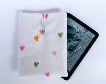 Kindle Hearts hoesje | Handgemaakt gewatteerd Kindle hoesje | E-reader beschermhoes | Cadeau voor lezers | Stoffen Kindle hoes