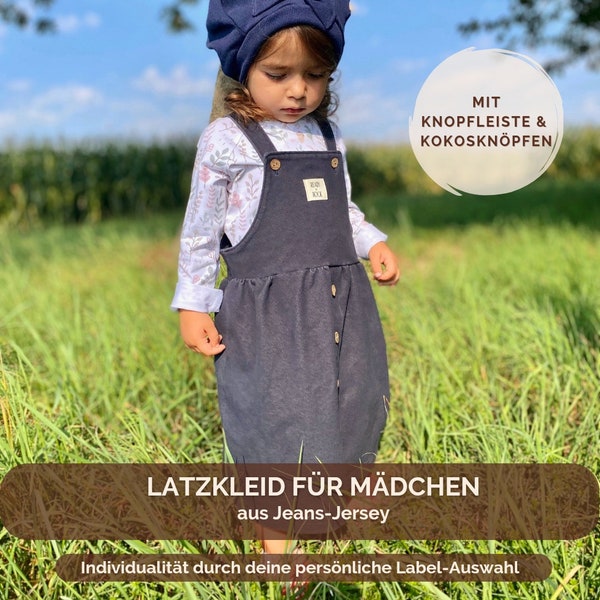 Latzkleid für Mädchen aus Jeans-Jersey | mit individuellem Baumwoll-Label und Kokosknöpfen | festlich & bequem in Doppelgrößen