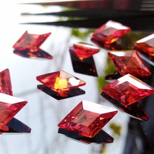 Cubic Zirconia AAA Quality 5pcs Cubic Zirconia Diamond Kite shape Garnet Red Color CZ Loose Stones 8.5x14mm Size Cubic Zirconia