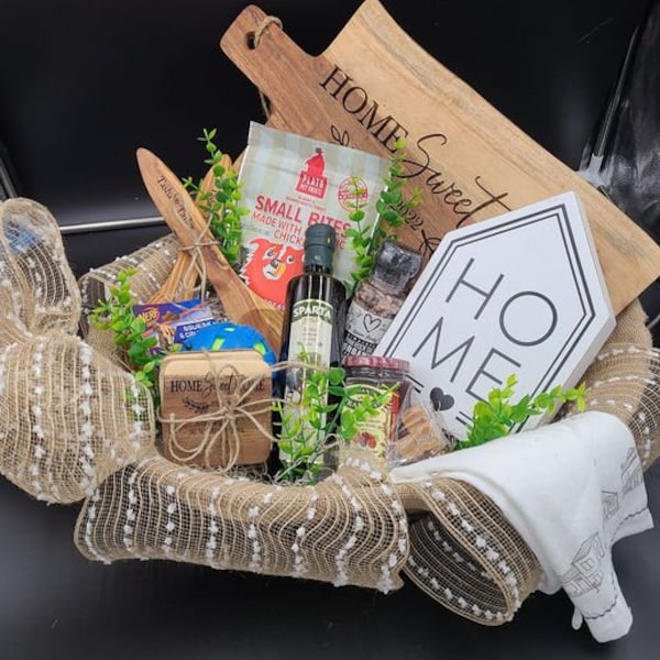 Custom Gift Basket 60+ Gift Ideas for 2024