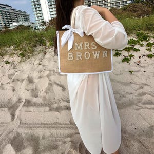 Custom Bridesmaid Tote Bags with Pearls – Elegant Wedding & Beach Bags