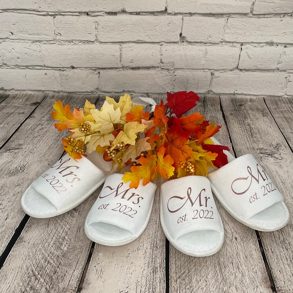 MR & MRS SLIPPERS, Couple Slippers, Aesthetic Personalized Comfy Mr And Mrs Slippers, Open Toe Slippers Gift For Newlyweds