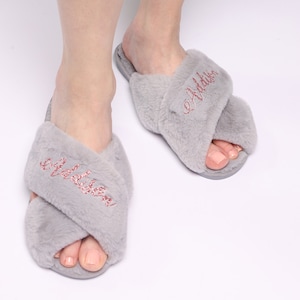 Customized slippers bridesmaid slippers fluffy slippers wedding guests