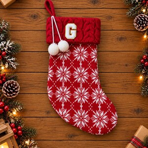 Calcetín navideño de punto rojo personalizado, parche con inicial personalizada, decoración navideña para la chimenea.