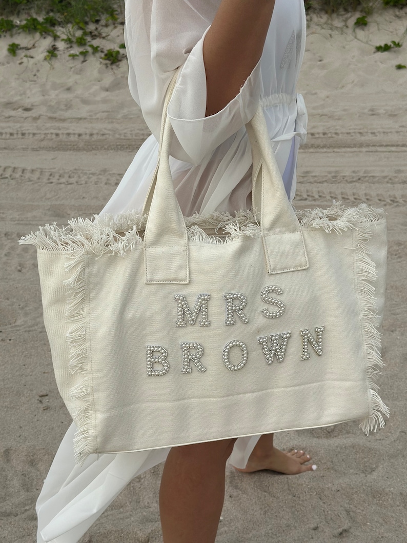 Bridesmaid Tote, Tote for Bride, Gift for Bride, Fringe Bag with pearls, Honeymoon Bag, Honeymoon gift for Bride, Personalized Bride Tote