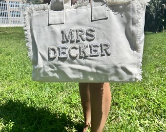 Personalized Bride Tote Bag: Elegant Wedding Day
