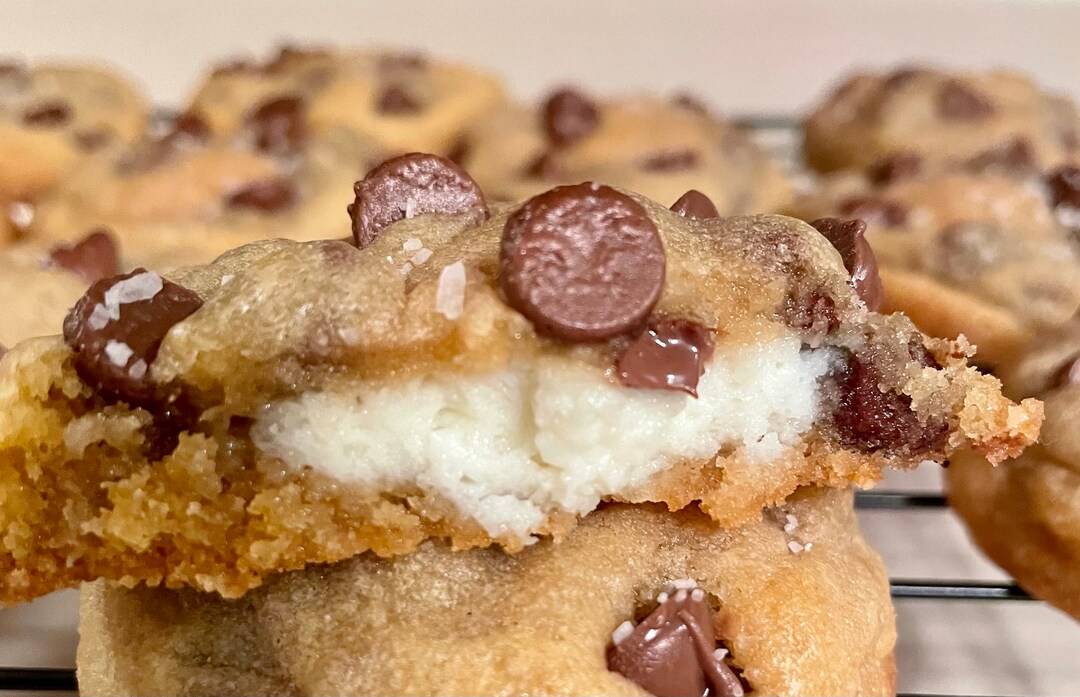 Cream Cheese Stuffed Chocolate Chip Cookies, Cheesecake Stuffed Chocolate Chip Cookies. Cookie