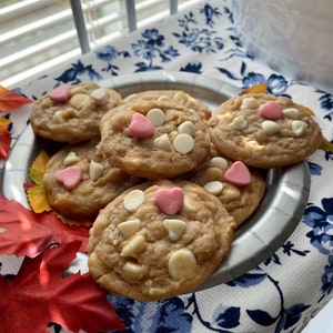 White Chocolate Macadamia Nut Gourmet Cookie.  Soft and chewy made to order cookie, made from scratch, cookie gift box, 1 dozen