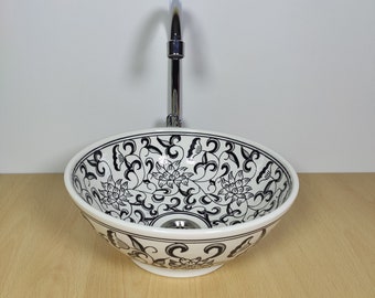 Best of Lotusblume in schwarz und weiß - Handgefertigte und handbemalte marokkanische Blumenvase Sink-Aufsatzgefäß Schüsselspüle