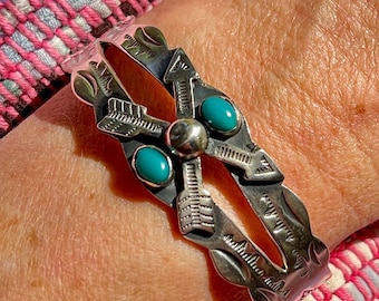 Vintage Kingman Crossed Arrow Turquoise Cuff Bracelet