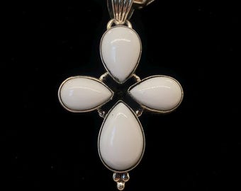 Vintage Dan Dodson White Agate Cluster Pendant