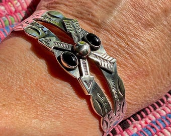 Vintage Dan Dodson Onyx Crossed Arrows Cuff Bracelet