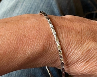 Vintage Elaine Tahe Hammered Sterling Bangle Bracelet