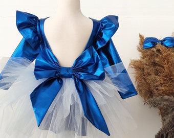 Jurk koningsblauwe tule: outfit voor verjaardagsfeestje met hoofdband