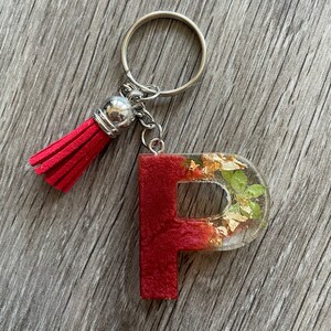 Custom Letter Resin Keychain | Floral | Foil Flakes - Etsy