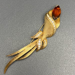 LARGE Vintage Signed Sarah Coventry Red Rhinestone Gold Tone LILLY Flower Pin Brooch