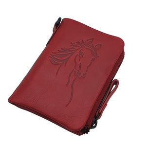 Echt Rindleder Geldbörse / Geldbeutel / Portemonnaie / Geldtasche / Portmonee mit Pferd-Motiv und RFID & NFC Schutz in Kirschrot