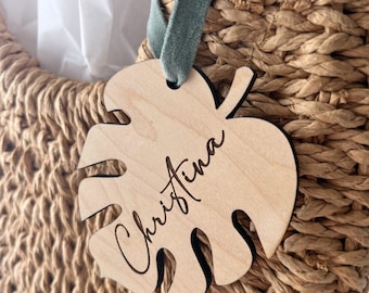 Monstera Leaf Engraved Wood Gift Tag - Tropical Wedding - Bridesmaid Gift - Groomsman Gift - Beach Wedding Favor