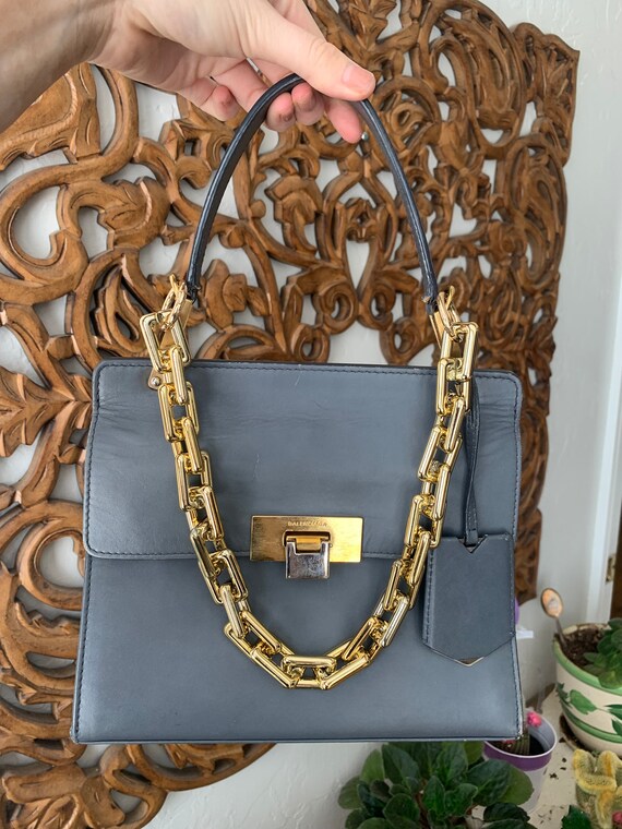 Acrylic chunky gold hardware chain handbag strap accessory