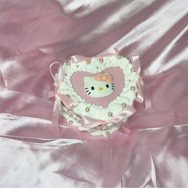 Vintage-Style Coquette Kawaii Pink and White Heart-Shaped Pearl Bow Fake Cake Jewelry Box with Mirror! Includes FREE Accessory!