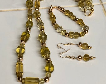 Yellow chunky beaded 24 in necklace 7 in bracelet and earrings set