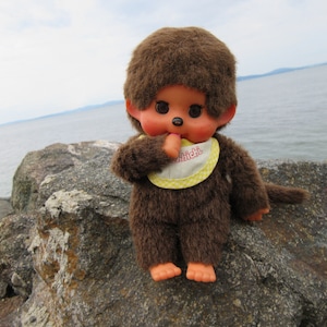 Vintage Monchhichi Blinking Eyes, Sucking Pacifier Monkey Doll 18.5 cm Tall, Holland Label