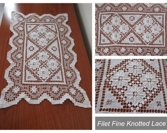 Antique Italian Filet Fine Knotted Lace Small Table Runner Ornate Fowers Of-White Lace, 19.68'' x 11.81'' Vintage Linen Lace #(7