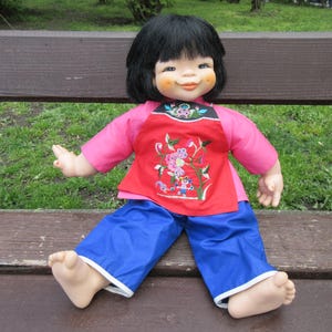 Early 1980&#39;s JMB Jacobsen Asian Charming Girl Doll 13.38&#39;&#39; by Mieler Doll  Dressed In Japanese Flower Embroidery Original Costume, Excellent