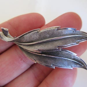 Vintage &#39;70s Finnish sterling silver 813 H Two-Leaf Shaped Brooch, Scandinavian design, Mid-Century