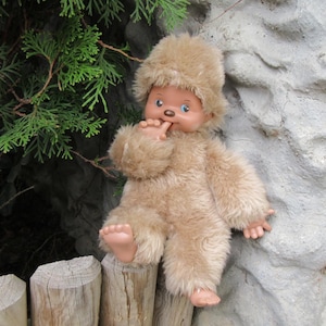 vintage TIEMI 28 cm Singe Monchhichi assis, suceur de pouce, jouet de collection très rare