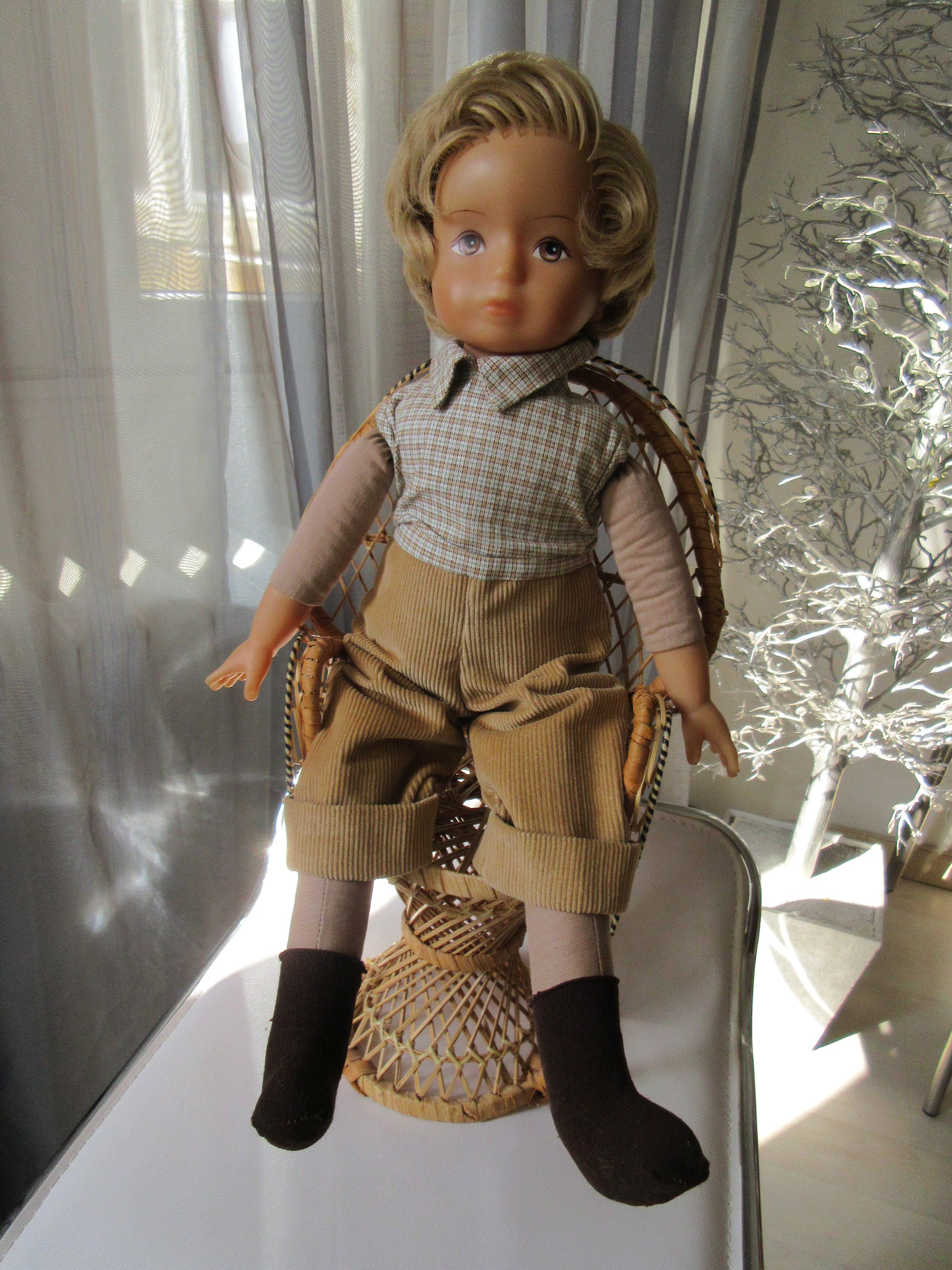 Poupée Schildkröt 46 cm - Yella blonde avec une tenue d'été - Dolls And
