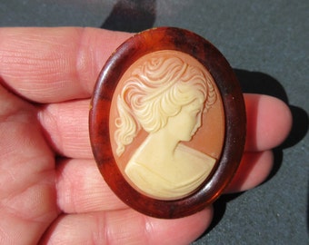 Broche camée ovale DAMART 5X4 cm