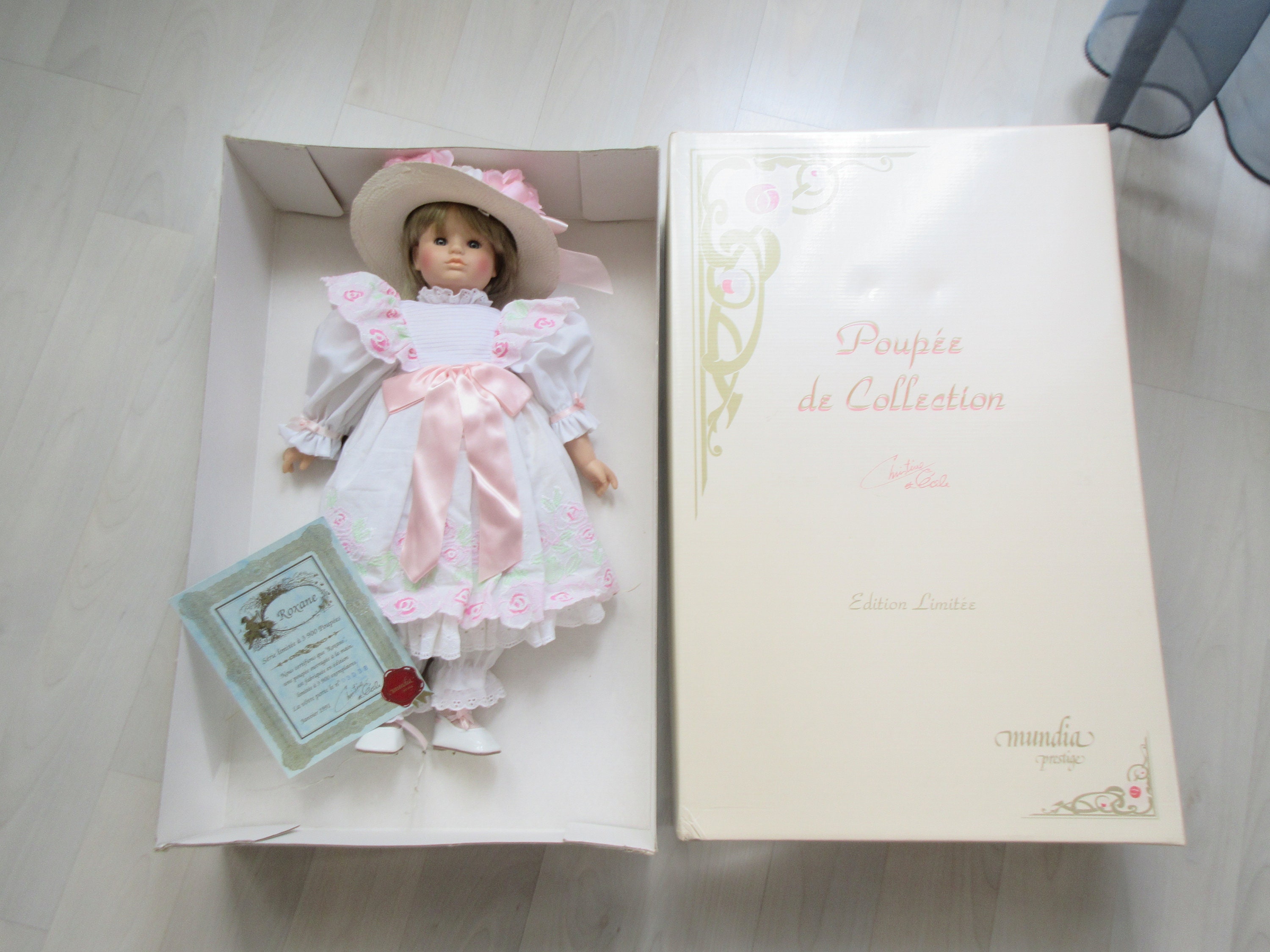 Poupée MUNDIA M.lle CÉCILE Vintage 64 Cm - Fin 1980, Neuve En Boîte, Collection