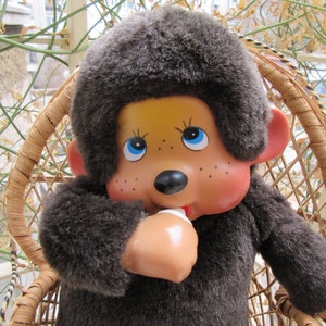 Poupée singe Monchhichi vintage : visage avec des taches de rousseur, tétine, par Gerhardshofen