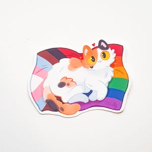 Drapeau de la fierté chat / joli chat calicot sur un drapeau de la fierté / autocollant imperméable / cadeau pour amoureux des chats