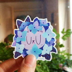 Sticker vinyle chat et plantes / Chat mignon dans une fleur d'hortensia / Sticker imperméable / Cadeau pour amoureux des chats