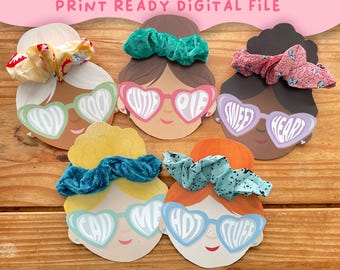 Etiqueta imprimible para coletero de San Valentín, ideal para fiestas de Galentines y fiestas de niñas. Descarga instantánea en PDF. Tarjeta con lazo para el pelo y pasador.