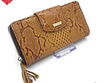 Alligator Pattern Leather Amber Wallet - Handmade Elegance for Women,Amber is the colour of love