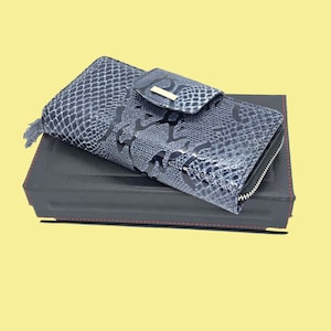 Cartera de piel de cocodrilo de diseñador - Cartera de mujer de piel azul marino para cupones y artículos esenciales bonitos