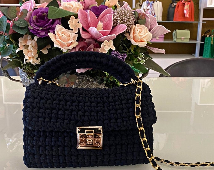 Featured listing image: Vintage-Style Handmade Woven Shoulder Bag