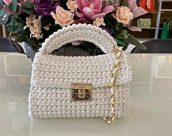 Featured listing image: Vintage-Style Handmade Woven Shoulder Bag