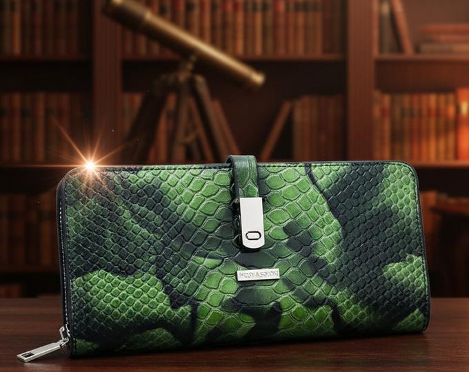 Featured listing image: Exclusive Genuine Leather Wallet – Eye-Catching Snake Pattern