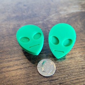 Alien Tire Valve Stem Caps, Green. Available in several Colors. 3D printed with Eco Friendly Material. Schrader Valve cover.
